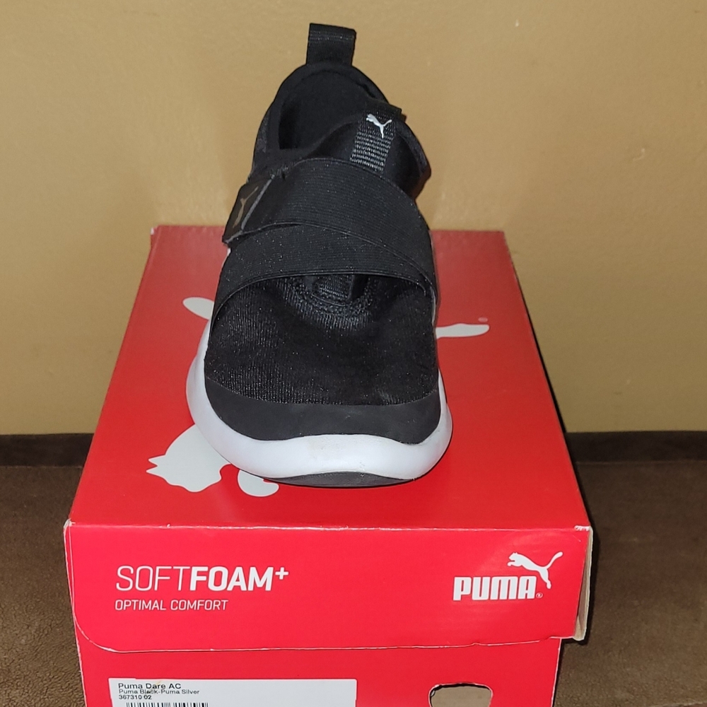 Puma tennis shoes